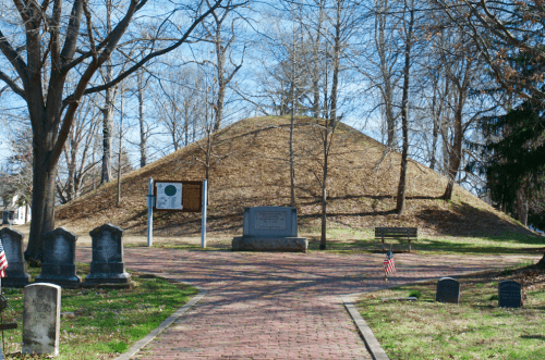 Earthworks Mounds Cemetery in Marietta Ohio