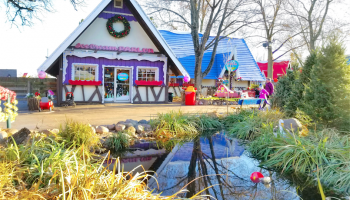 Where to See Santa’s Village Every Day of the Year in Illinois!