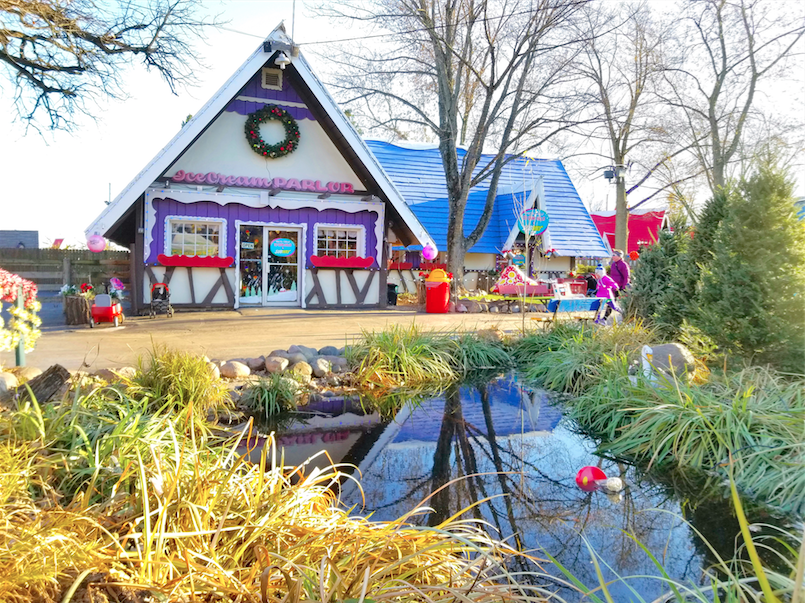 Where To See Santas Village Every Day Of The Year In Illinois